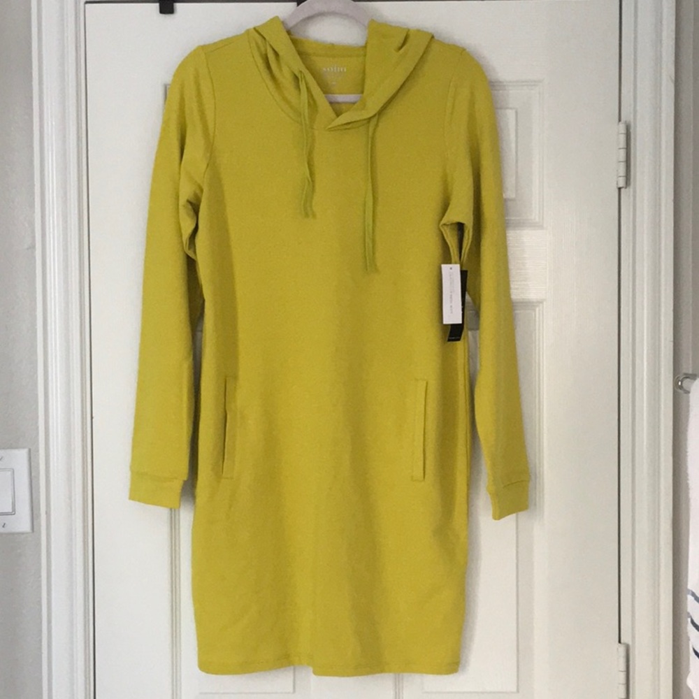 Woman solid dress